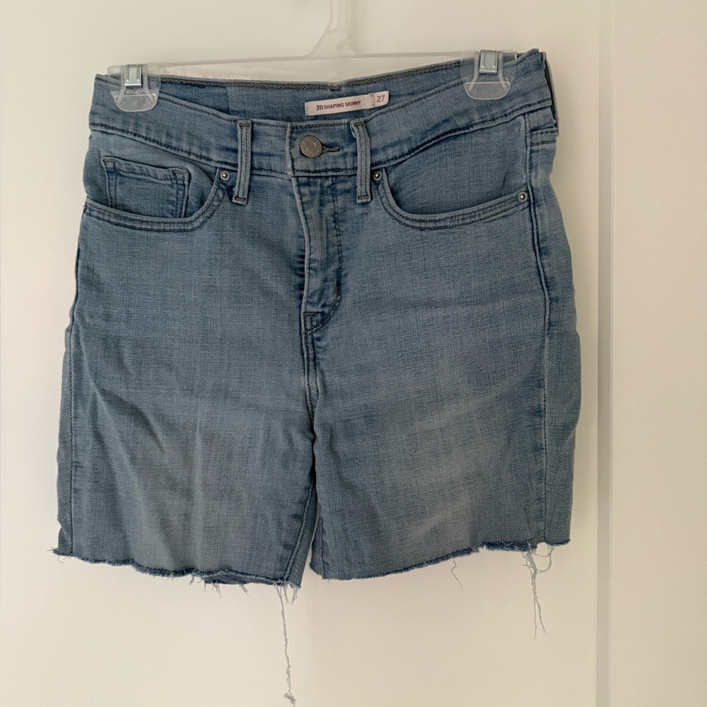 Levi’s women’s skinny jeans shorts - Picture 2 of 2